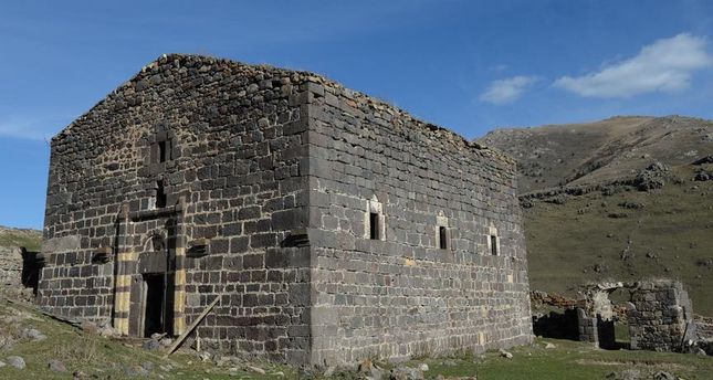 1.13.  Εγκαταλελειμμένος ναός  στην Κερασούντα